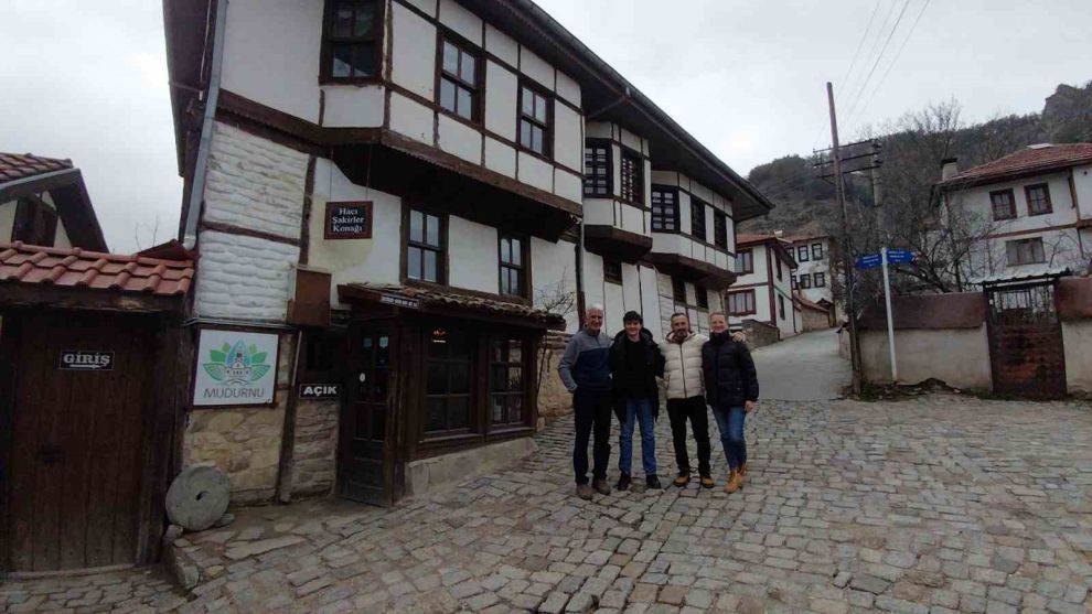 Bolu'daki tarihi konağa tatilcilerden yoğun ilgi