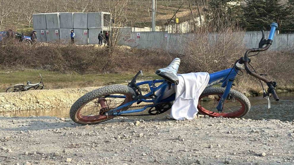 Gölette boğulma tehlikesi geçiren 13 yaşındaki çocuk hastanede hayatını kaybetti