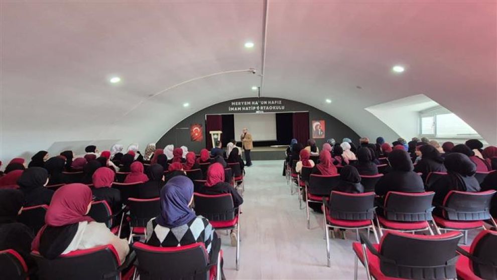 KURUL ÜYESİ İBRAHİM NOĞMAN, HAFIZLIK YAPAN ÖĞRENCİLERİ ZİYARET ETTİ.
