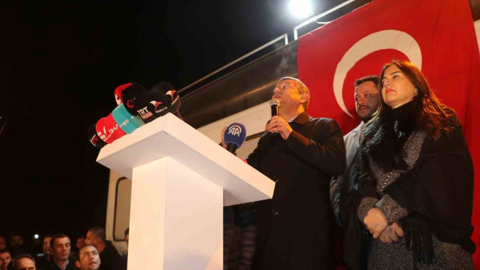 Özgür Özel: 