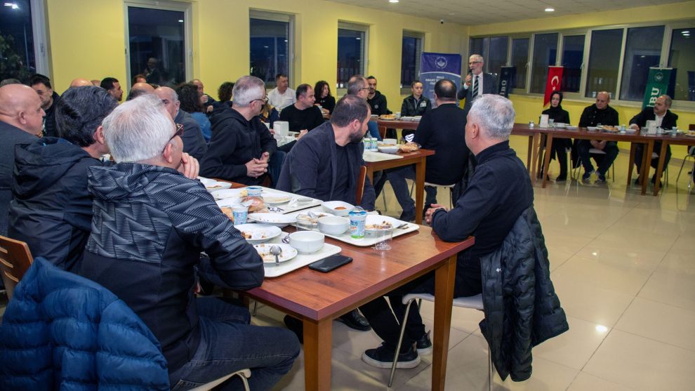 Rektörlüğümüzden Üniversite personeline iftar yemeği