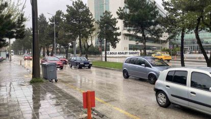 Bolu güne yağışla uyandı