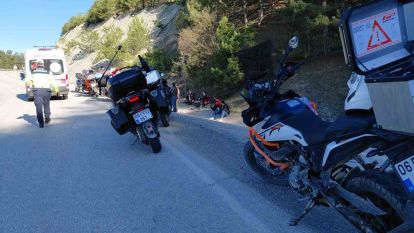 Bolu'da motosikletler peş peşe kaza yaptı: 2 yaralı