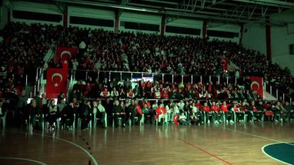 Bolu'da yüzlerce kişi milli maç için tek yürek oldu