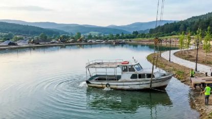 Yüzüncü Yıl Parkı'nın Göletine şartsız tekne