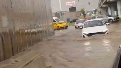 Bolu'da sağanak ve dolu sonrası iş yerlerini su bastı