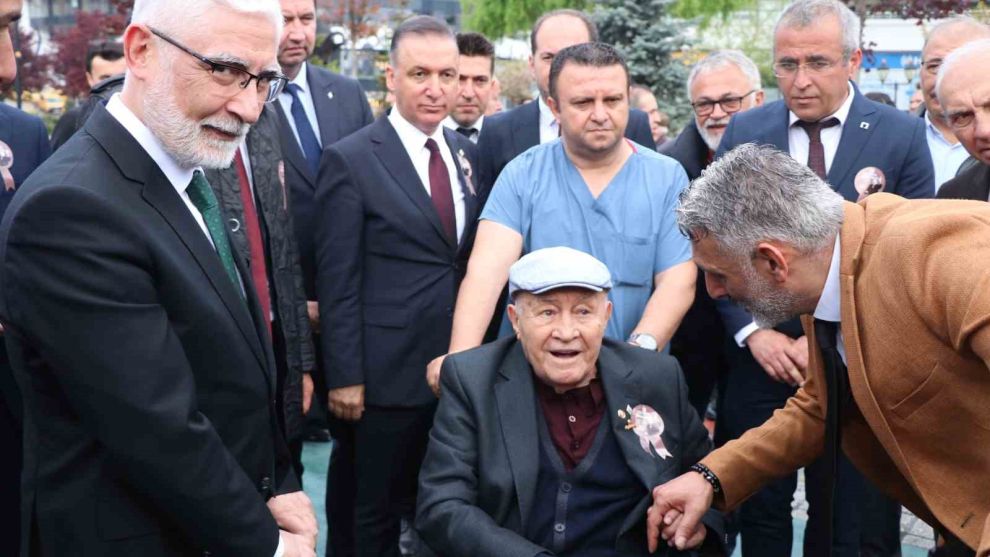 ‘Bolu'nun Babası' İzzet Baysal törenle anıldı