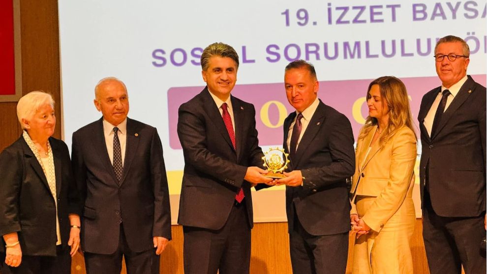 İzzet Baysal Sorumluluk Ödülünün sahibi; İş İnsanı Fatih Yamaner.